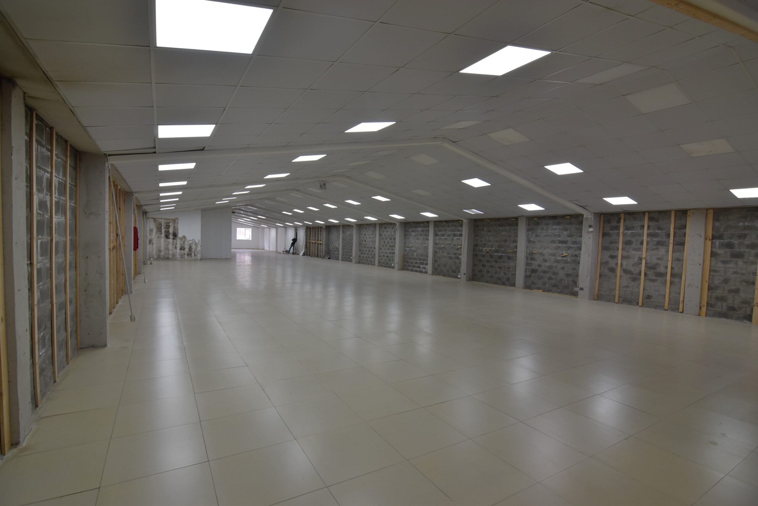 Local 600 m2 | Antonio Varas