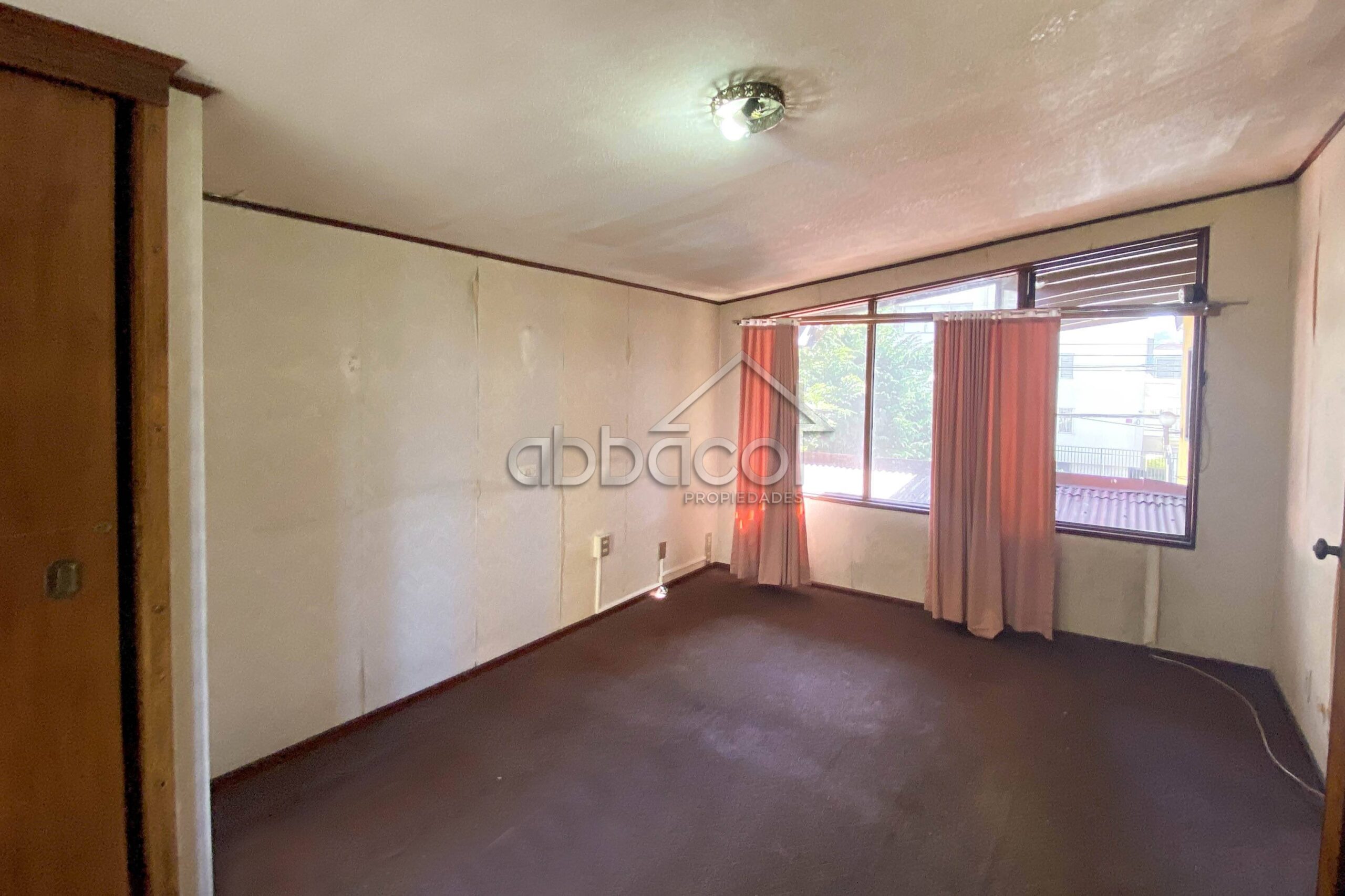 Comercial | Cll. Urmeneta