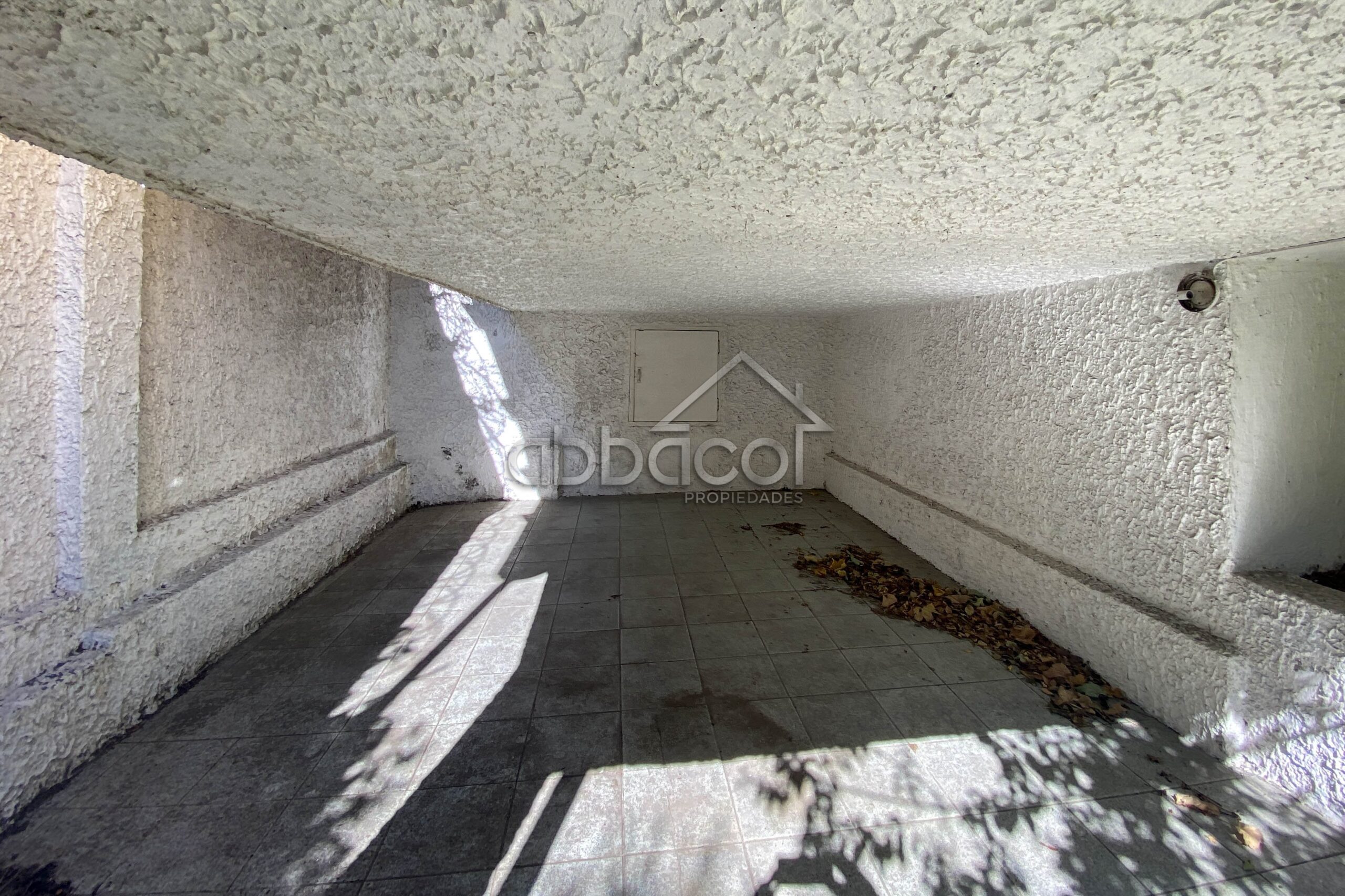 Comercial | Cll. Urmeneta
